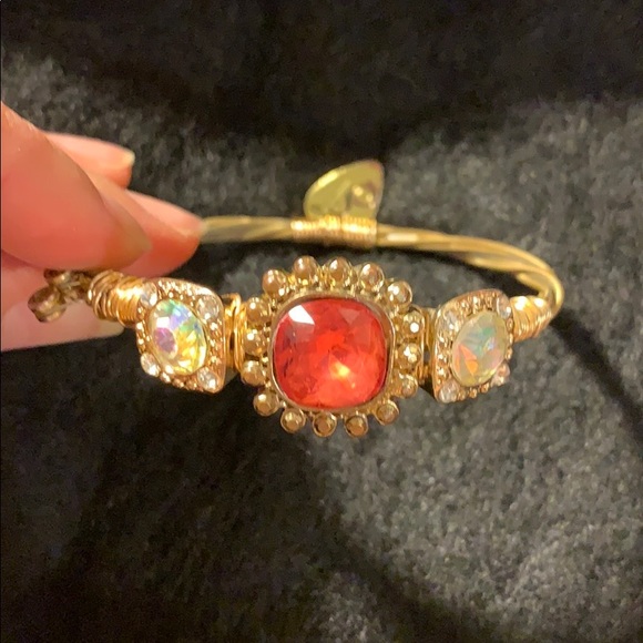 3 sets of earrings & Bracelet - Picture 7 of 7